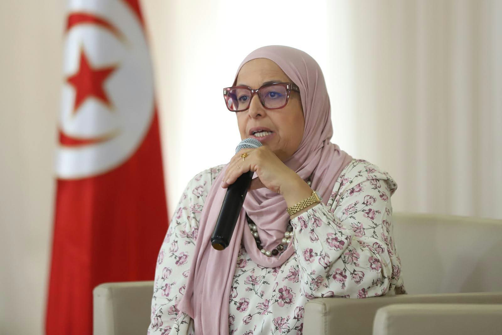 Mme Lilia Sifaoui